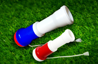 Футбольные дудки из пластика - создание праздника на стадионе