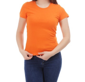 Оранжевая женская футболка под логотип